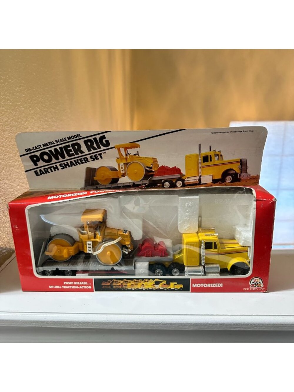 Power Rig Earth Shaker Die-Cast Metal Scale Model Set With Motorized Constructio